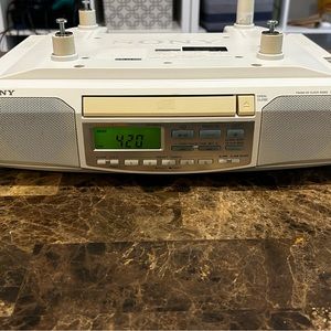 Sony ICF CD513 under cabinet mount mega bass Am/fm cd player